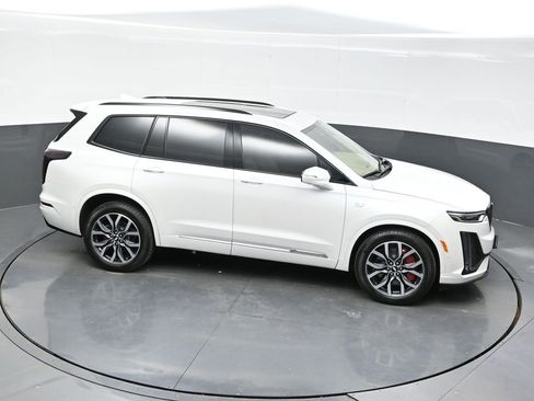 Certified 2025 Cadillac XT6 Sport w/ Platinum Package AWD/4WD image 36