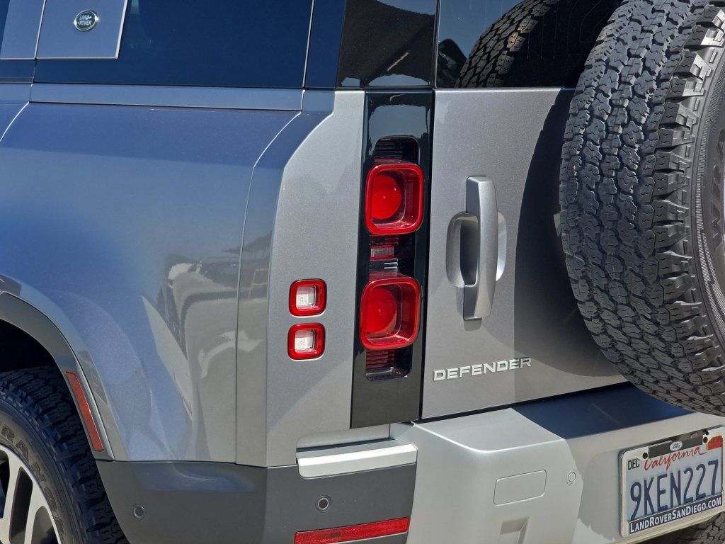 Certified 2024 Land Rover Defender 110 S AWD/4WD image 34