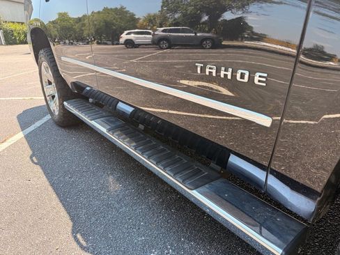 Used 2017 Chevrolet Tahoe LT w/ LT Signature Package AWD/4WD image 7