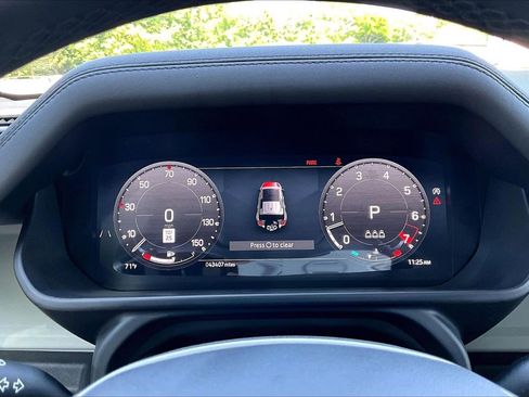 Used 2024 Land Rover Defender 110 S AWD/4WD image 10