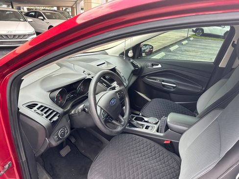 Used 2018 Ford Escape SE w/ SE Sync 3 Package FWD image 14