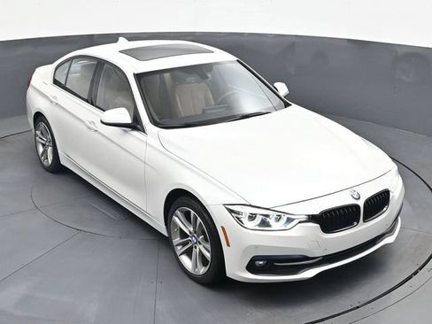Used 2017 BMW 330i Sedan RWD image 28
