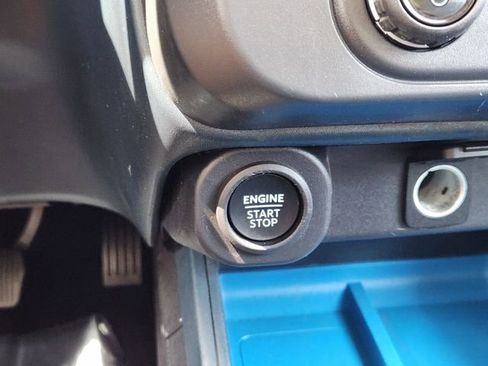 Used 2025 Ford Maverick XLT w/ Equipment Group 302A AWD/4WD image 8