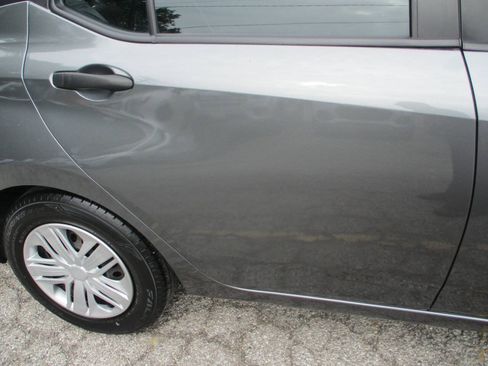 Used 2021 Nissan Versa S FWD image 20