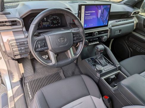 Used 2025 Toyota Tacoma TRD Sport w/ TRD Sport Upgrade Package AWD/4WD image 17