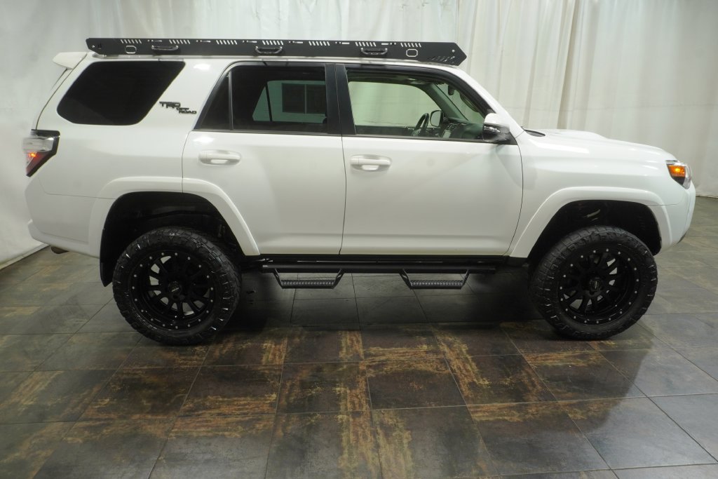 Used 2021 Toyota 4Runner TRD Off-Road Premium w/ Moonroof Package AWD/4WD image 4