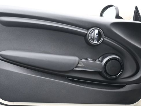 Used 2020 MINI Cooper 2-Door Hardtop FWD image 9