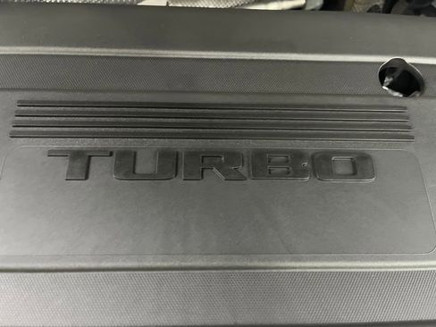 Used 2023 Buick Envision Essence image 12