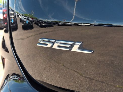 Used 2021 Ford Edge SEL w/ Convenience Package AWD/4WD image 28