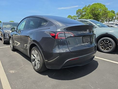 Used 2024 Tesla Model Y 2WD image 13