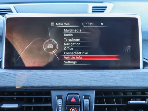 Used 2017 BMW X1 xDrive28i image 39