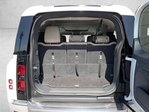Certified 2023 Land Rover Defender 130 SE AWD/4WD image 6
