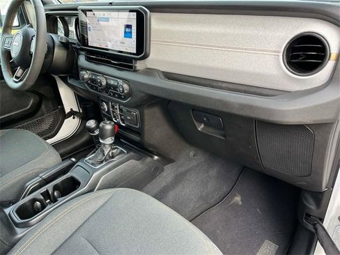 Used 2024 Jeep Wrangler Unlimited w/ Convenience Group image 21