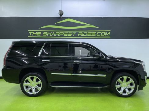 Used 2017 Cadillac Escalade Luxury image 11
