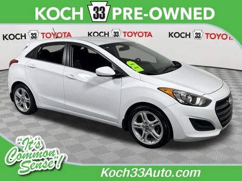 Used 2017 Hyundai Elantra GT image 1