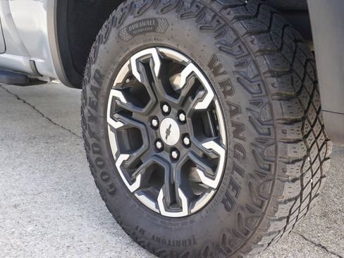 Used 2024 Chevrolet Silverado 1500 ZR2 AWD/4WD image 7