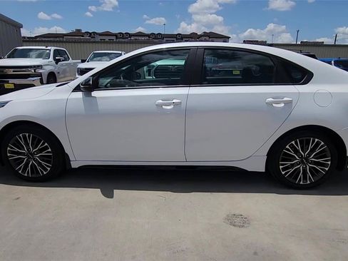 Used 2023 Kia Forte GT-Line w/ GT-Line Technology Package FWD image 5