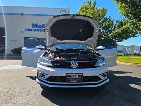 Used 2017 Volkswagen Jetta GLI FWD image 29