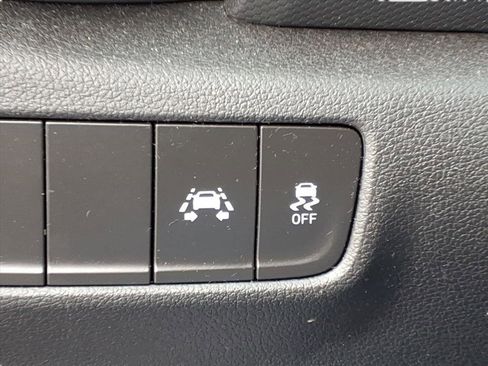 Used 2021 Hyundai Kona SE image 19