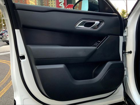 Used 2026 Land Rover Range Rover Velar Dynamic SE image 21