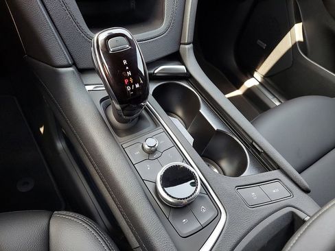 New 2025 Cadillac XT5 Luxury image 9