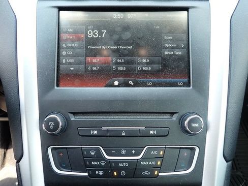 Used 2016 Ford Fusion SE FWD image 15
