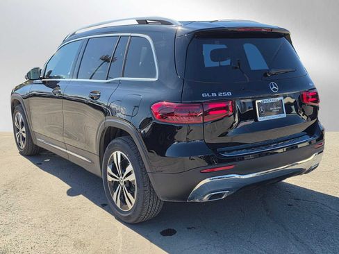 Used 2026 Mercedes-Benz GLB 250 4MATIC image 5