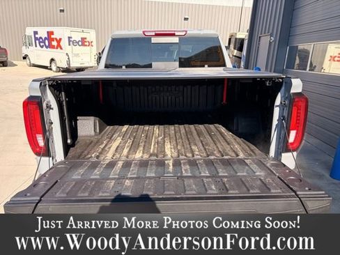 Used 2024 GMC Sierra 1500 AT4 w/ AT4 Preferred Package image 7