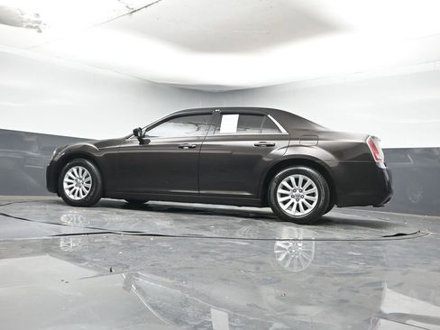 Used 2013 Chrysler 300 image 26