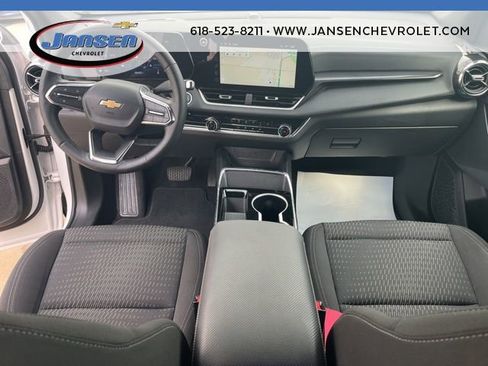 Used 2025 Chevrolet Equinox LT image 17