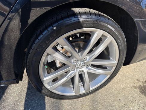 Used 2017 Volkswagen Passat 1.8T R-Line image 12