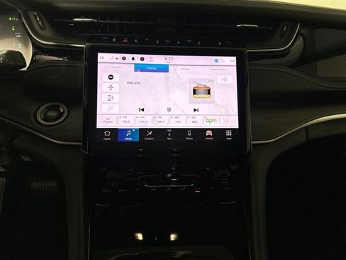 Used 2023 Jeep Grand Cherokee 4WD 4xe image 21