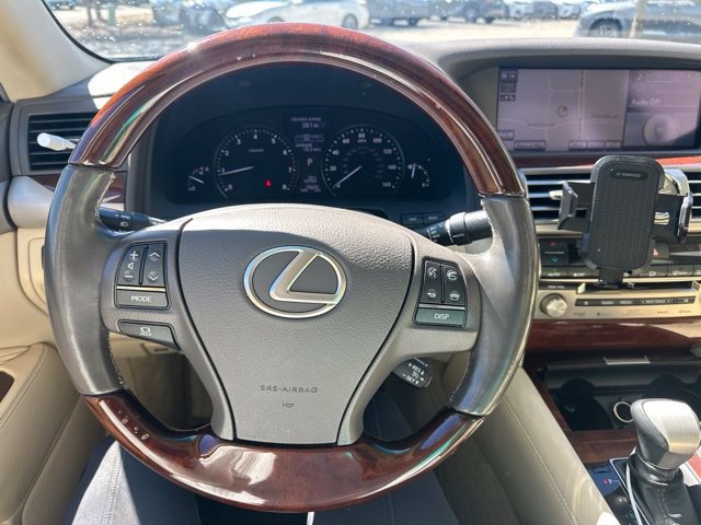 Used 2013 Lexus LS 460 AWD w/ Comfort Pkg image 12
