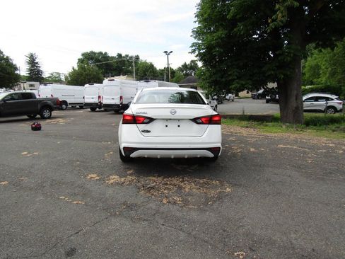 Used 2024 Nissan Altima 2.5 S FWD image 5