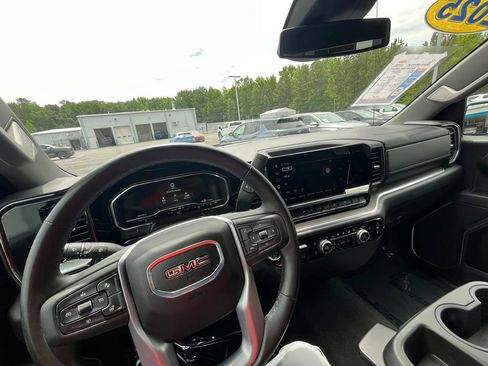Used 2025 GMC Sierra 1500 SLT AWD/4WD image 20