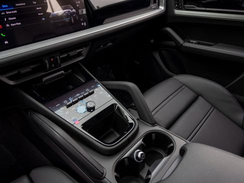 New 2026 Porsche Cayenne Coupe image 35