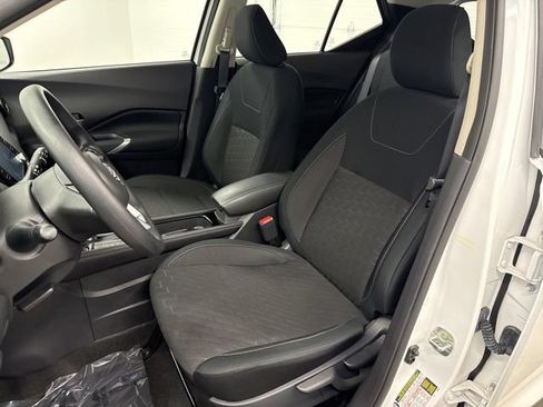 Used 2023 Nissan Kicks SV FWD image 14