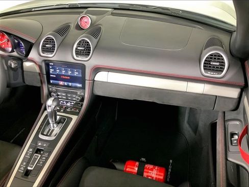 Certified 2021 Porsche 718 Boxster Spyder RWD image 17