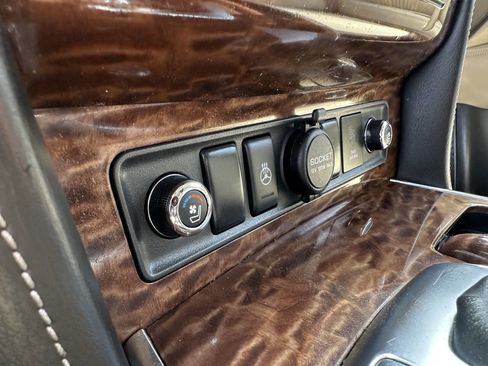 Used 2017 Nissan Armada Platinum AWD/4WD image 11