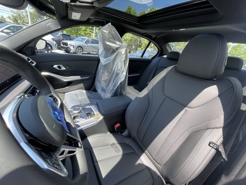 New 2026 BMW 330i xDrive Sedan w/ M Sport Package AWD/4WD image 9