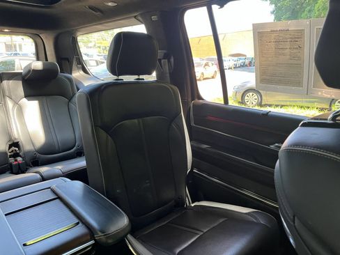 Used 2023 Jeep Grand Wagoneer Series II AWD/4WD image 37