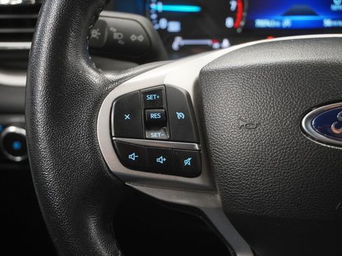Used 2023 Ford Explorer XLT w/ Equipment Group 202A AWD/4WD image 39
