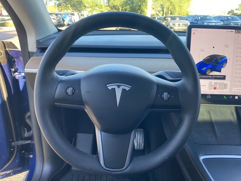 Used 2021 Tesla Model Y Long Range image 25