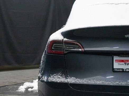 Used 2020 Tesla Model Y Long Range image 12