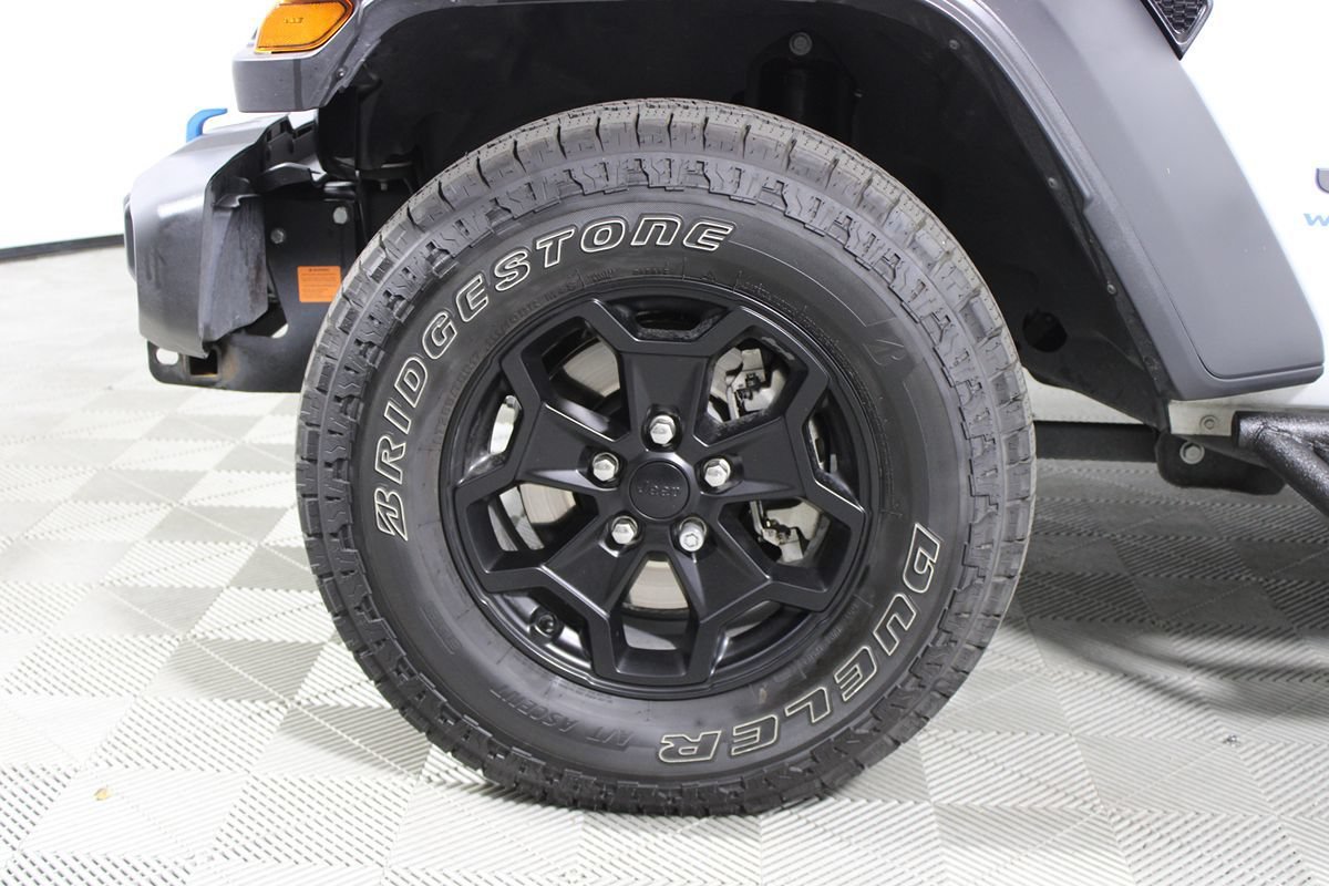 Used 2023 Jeep Wrangler Unlimited w/ Cold Weather Group AWD/4WD image 4