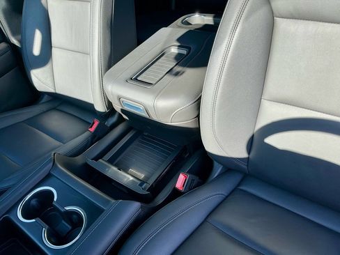 Used 2024 Chevrolet Tahoe Z71 w/ Luxury Package image 39