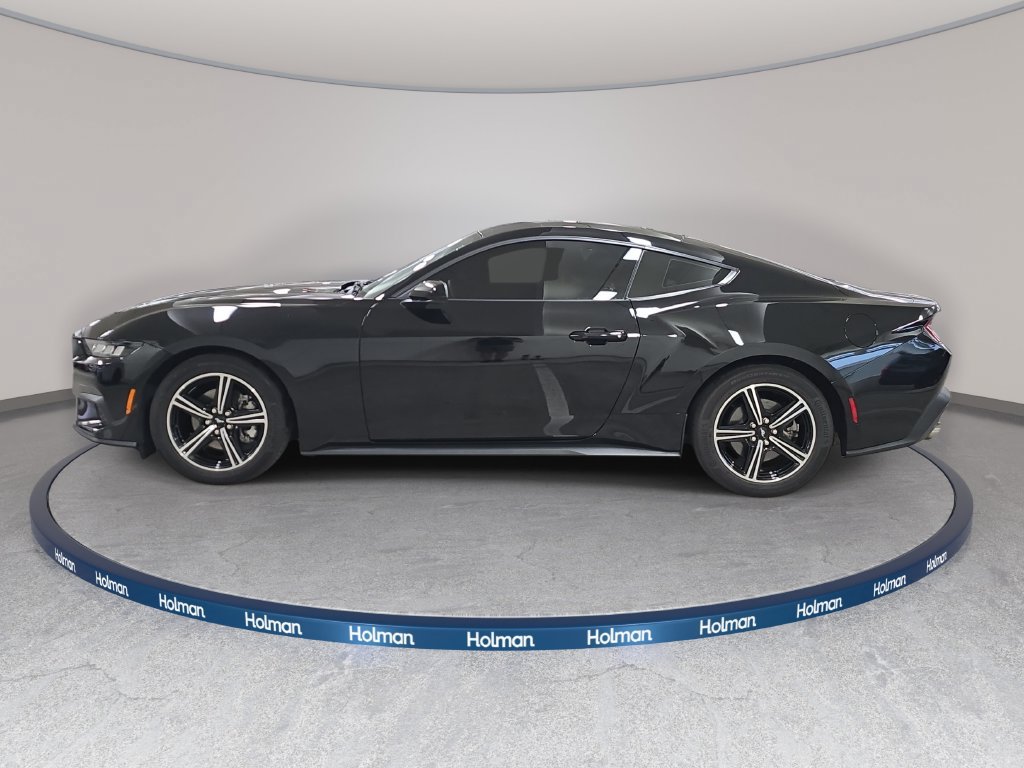 Used 2024 Ford Mustang Coupe RWD image 11