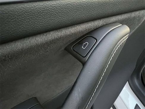 Used 2024 Tesla Model Y Performance image 22