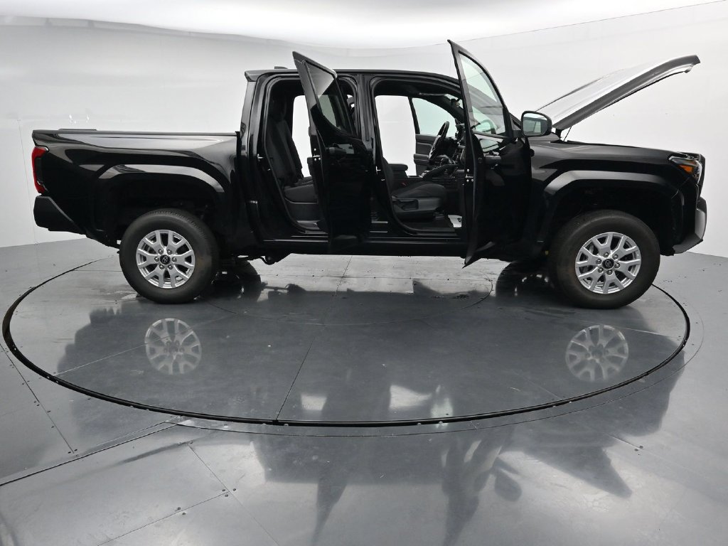 Used 2025 Toyota Tacoma SR AWD/4WD image 37