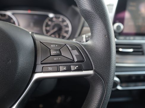 Used 2023 Nissan Altima 2.5 SV FWD image 18
